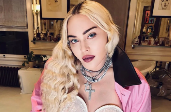 Artista brasileiro viraliza ao criar versão de Madonna sem plásticas no rosto